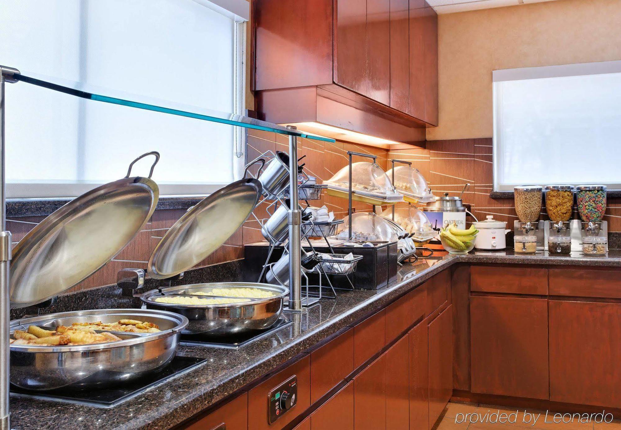 Residence Inn Savannah Midtown Екстериор снимка